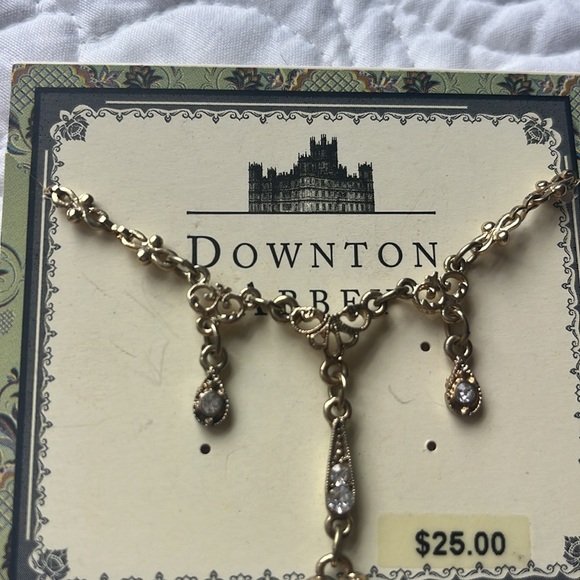 DOWNTOWN ABBEY Crystal Drops Gold Necklace NWT - Picture 4 of 6